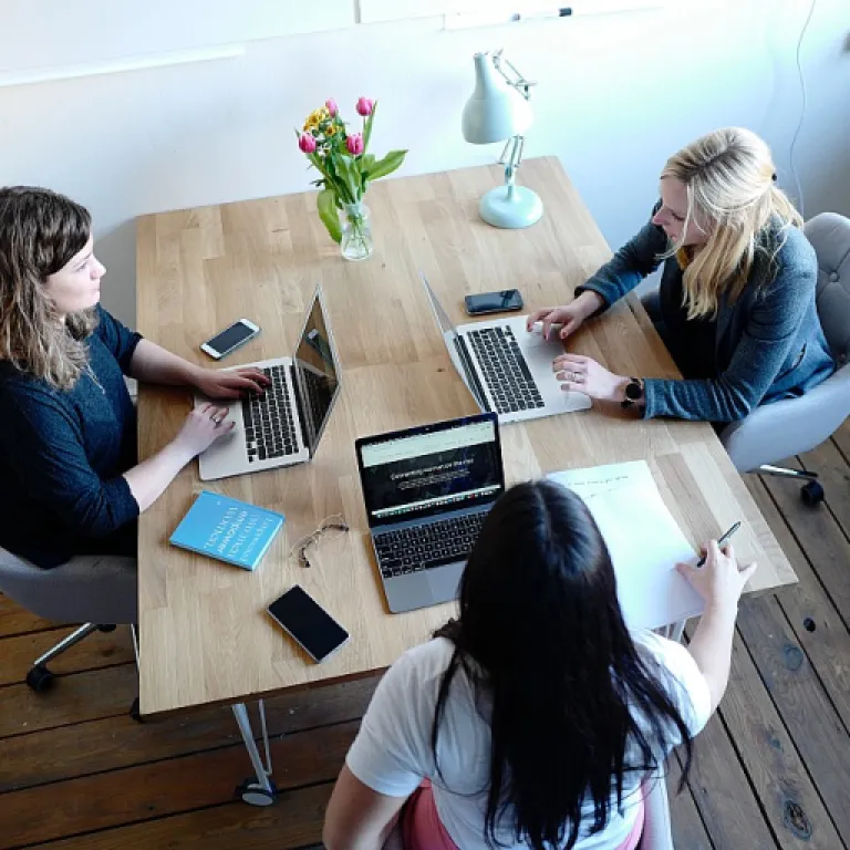 How to find the best recruiting firms for bdr sales positions in the Arabian Emirates